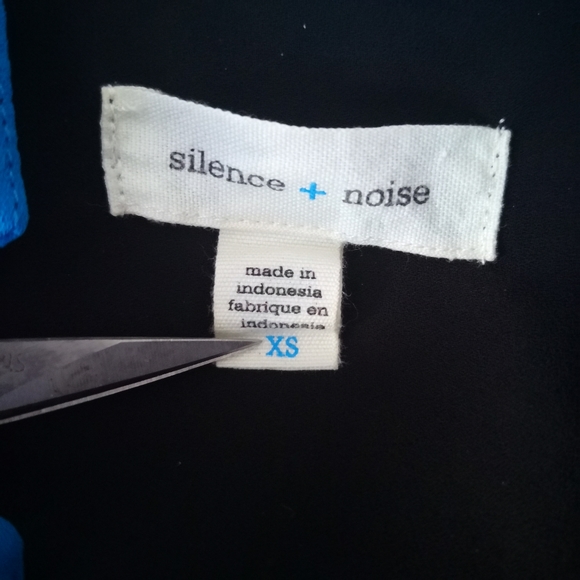 UO SILENCE + NOISE Tunic Top Dress - Picture 4 of 5